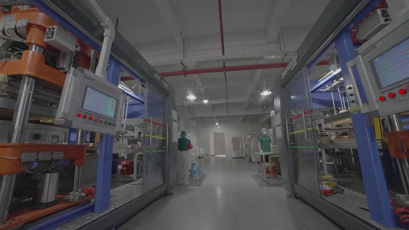 东莞绿棕实业有限公司新增两条全自动吸塑生产线,产能大幅提升