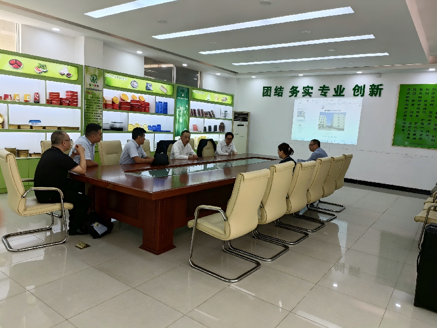 多地餐饮采购商莅临我厂考察,洽谈长期合作